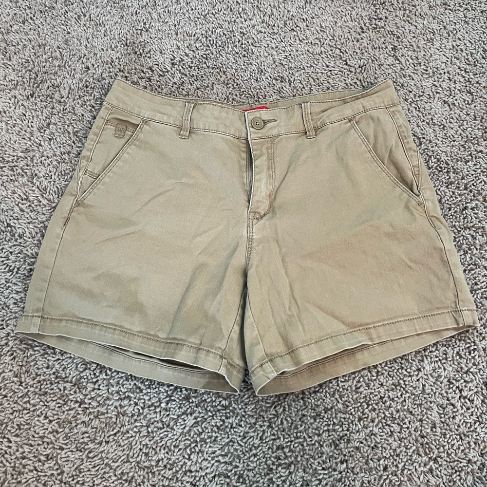 Union Bay size 7 women’s cargo shorts